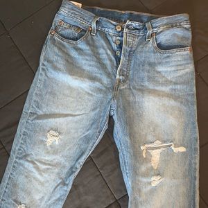 Levi’s mom jeans